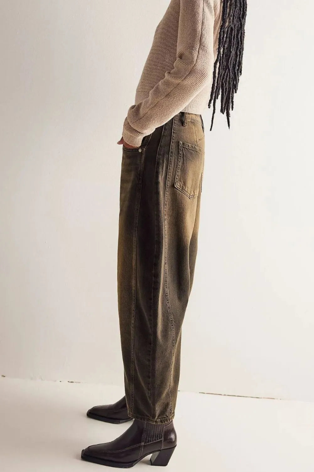 18b868d8-fe5d-450b-bc30-2326af8e6bd8-Max